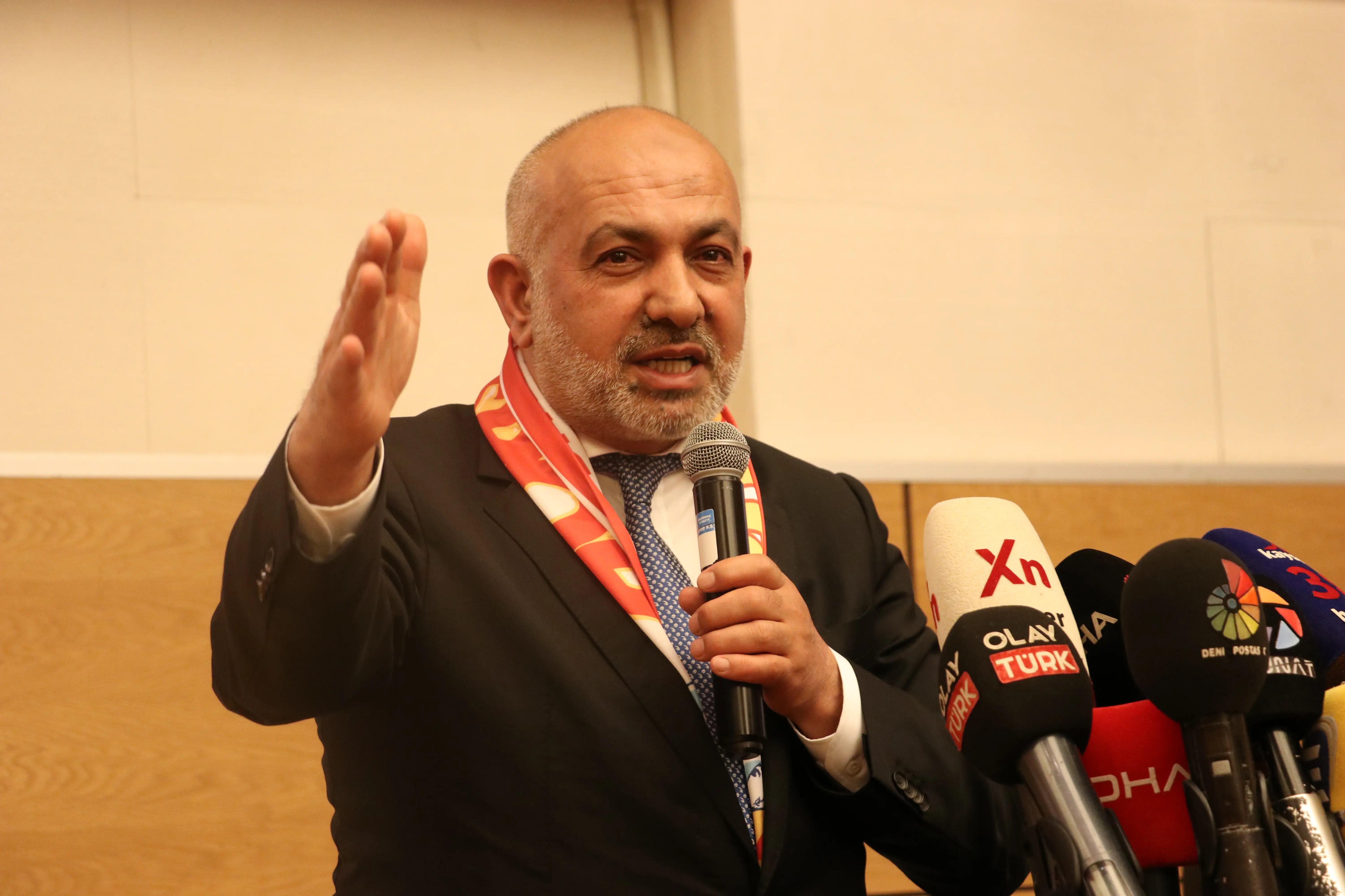 Kayserispor'da başkanlığa Ali Çamlı seçildi