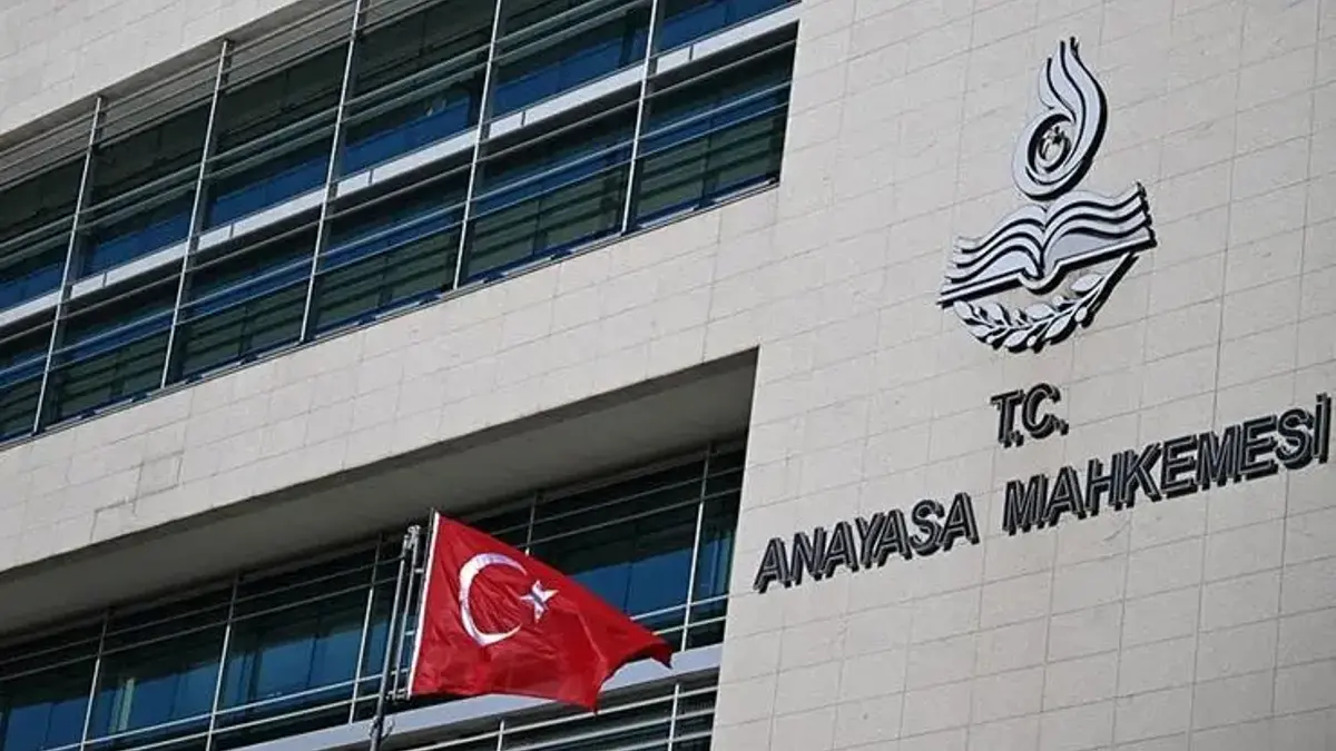 AYM'den flaş nafaka kararı! Oy çokluğu ile iptal edildi