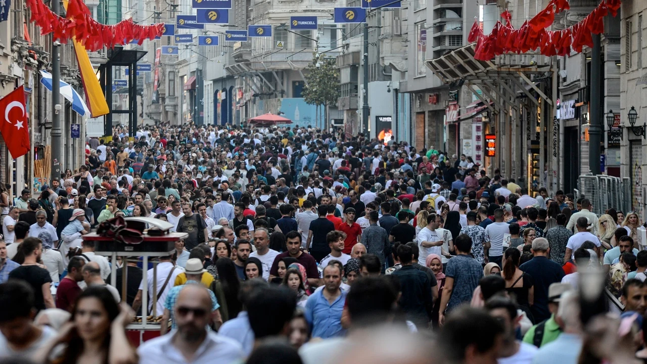Türkiye yaşlanıyor: Genç nüfus dünya ortalamasının altında kaldı