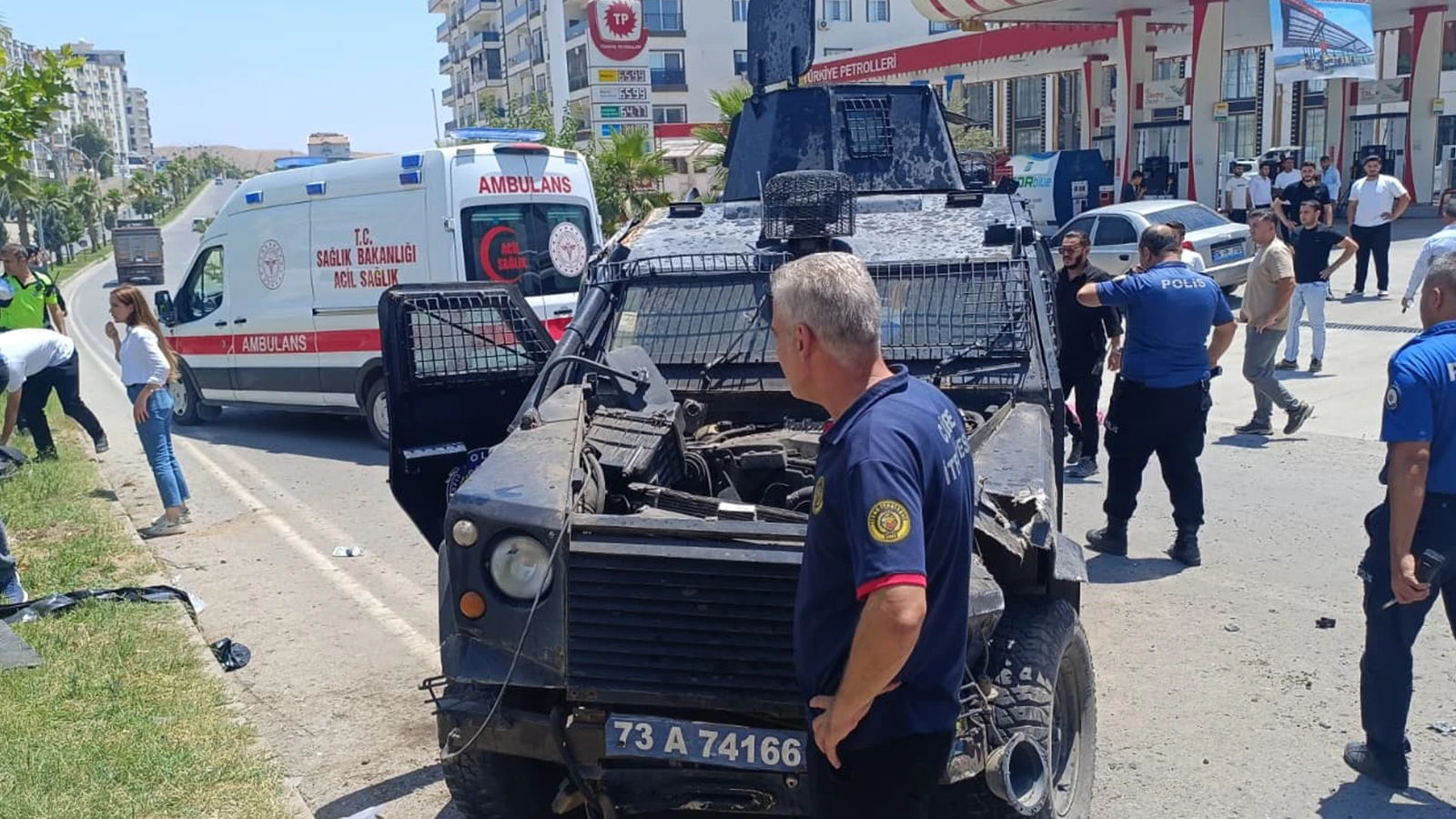 Şırnak'ta zırhlı araç takla attı: 2 polis yaralı