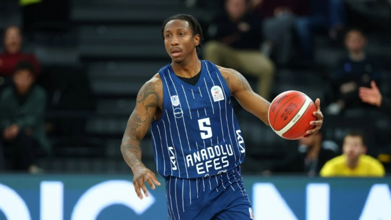 Anadolu Efes'te yol ayrımı: Saben Lee gitti