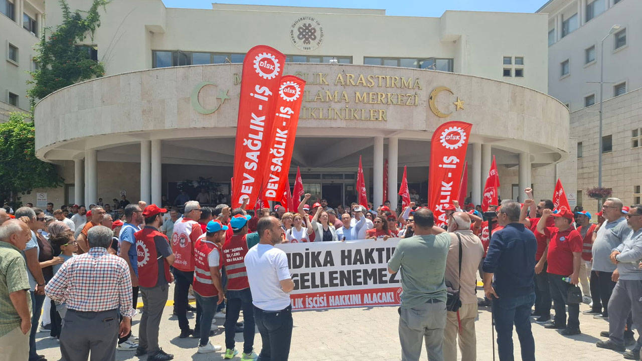 Dev Sağlık-İş’ten MEÜ önünde protesto: Sendika hakkı engellenemez
