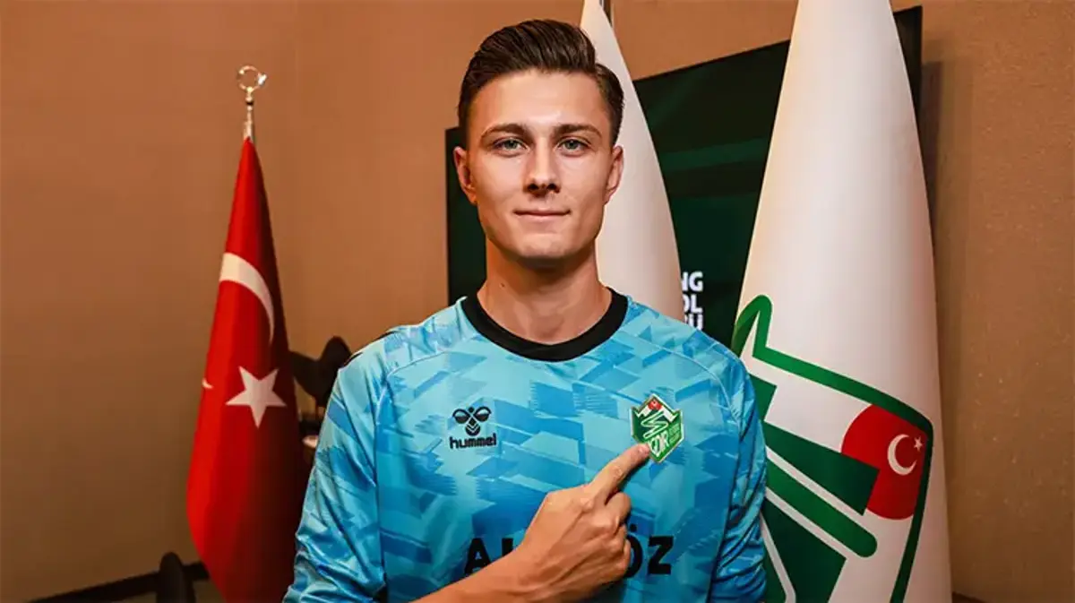 Iğdır FK kalesini güvenceye aldı: Eren Karataş Yeşil-Beyazlı renklere bağlandı!