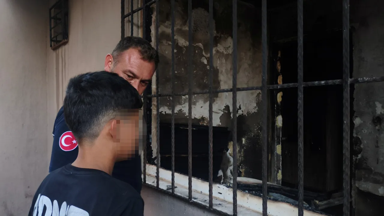 Oyun oynamak istedi faciayı getirdi! Evi küle çevirdi