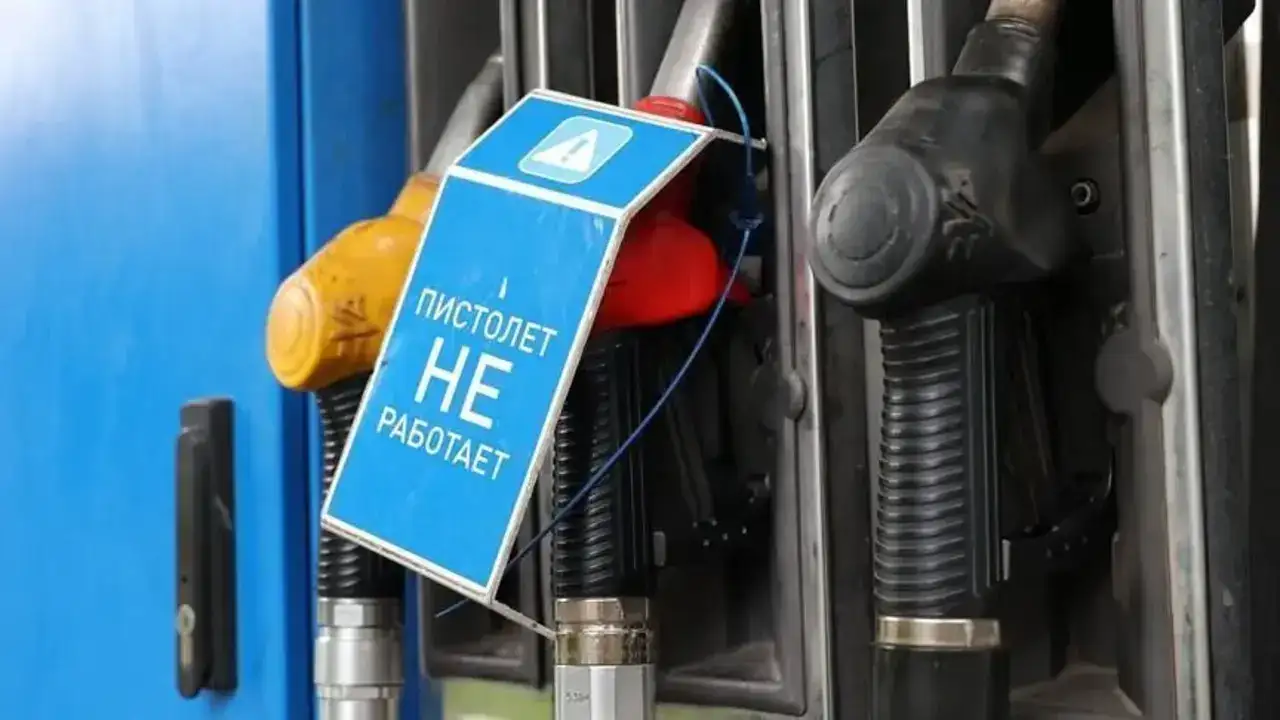 Rusya'da akaryakıt krizi: Yüksek kükürtlü Euro-3 yakıtlar piyasaya dönüyor