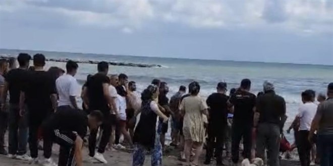 Karadeniz'de facia: Valiliğin uyarısına rağmen denize girdiler, 1 kişi öldü