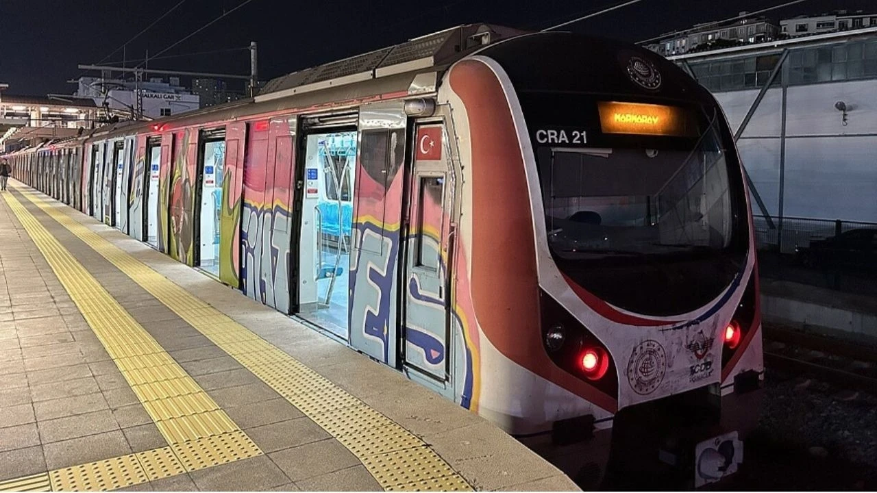Yenikapı istasyonunda bir kişi raylara atladı