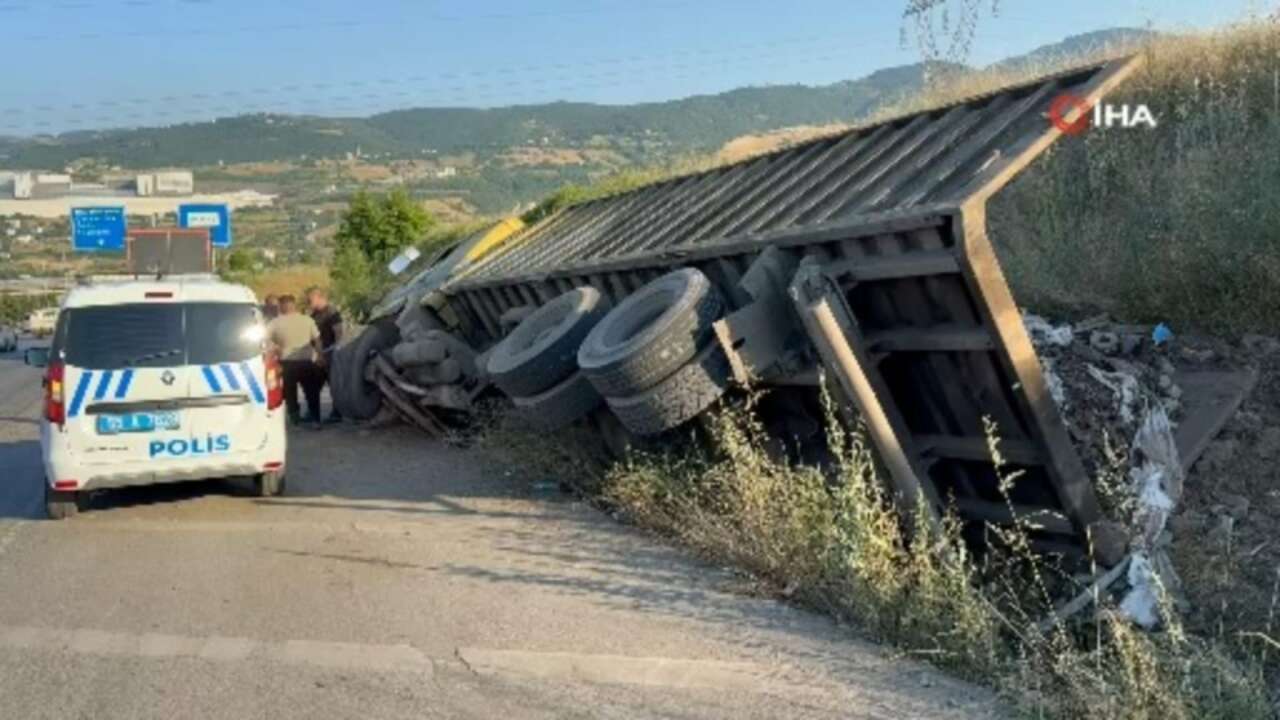Freni patlayan kamyonda sürücünün soğukkanlılığı hayat kurtardı
