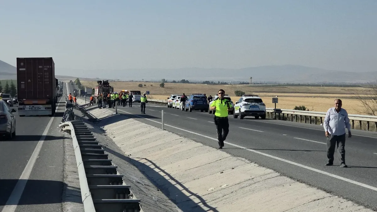 Kütahya’da yolcu otobüsü devrildi: 31 yaralı