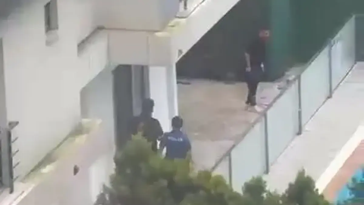 Yeni boşanan çift, sitenin bahçesinde ölü bulundu