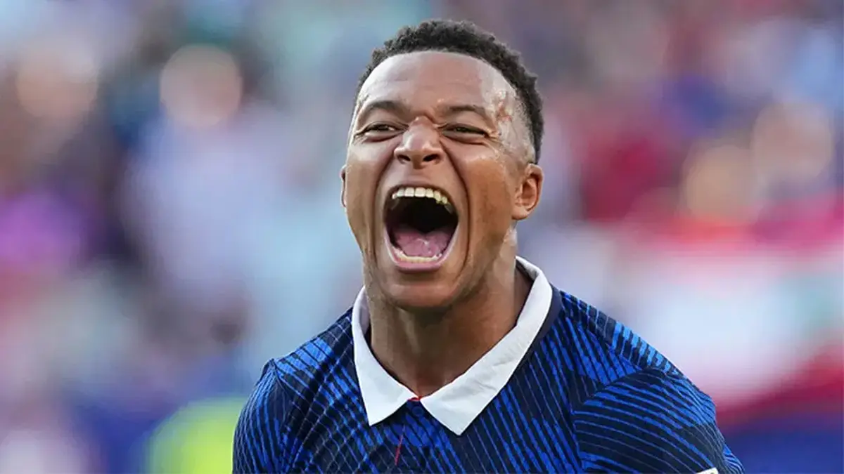 Paraguay, Mbappe'den özür diledi