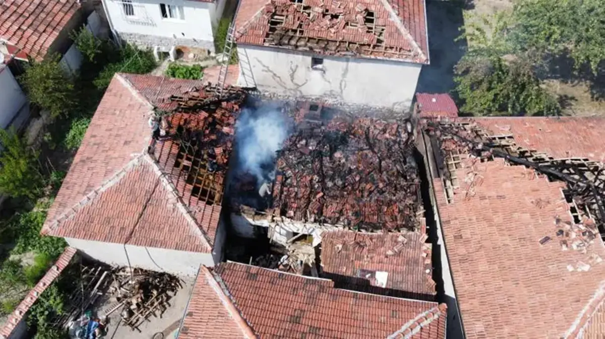 Alaca'da tandırda çıkan yangın 3 evi küle çeviriyordu
