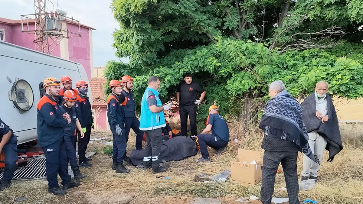 Yolcu otobüsü kaza yaptı! 41 yaralı