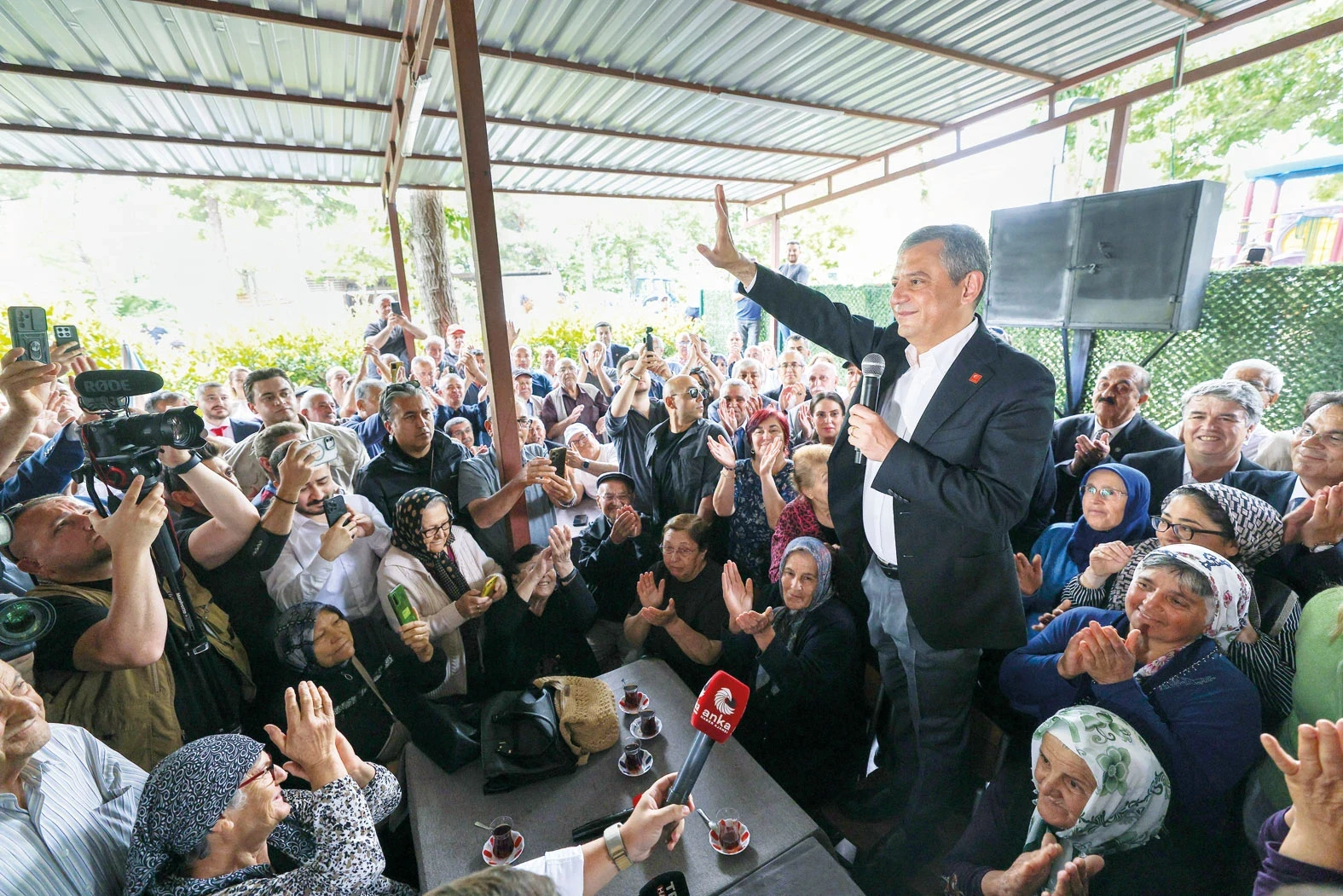 Özel’den ‘baba ocağı’ mesajı: Şimdilik kimse bırakmasın