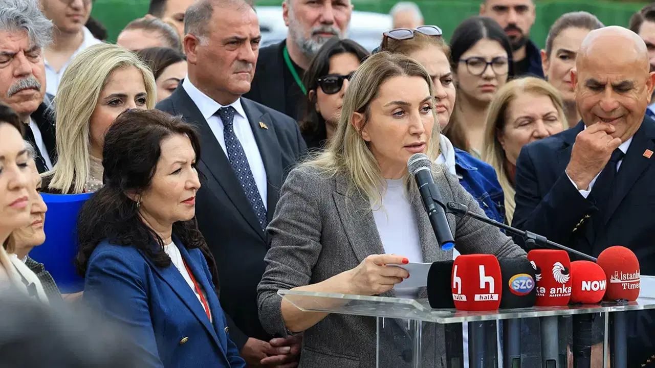 Dilek İmamoğlu'ndan 'bozuk araç' tepkisi: 'Ekrem İmamoğlu’nun mahkeme salonunda fiziken bulunmasından bu kadar korkma sebebiniz ne?'