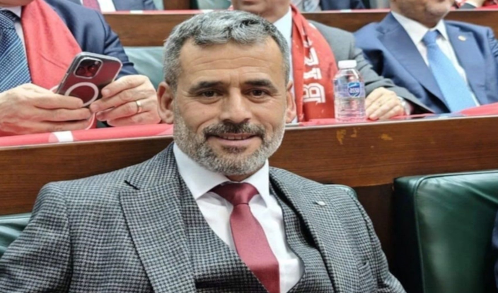 AKP'li Haydarlı Belediye Başkanı Süleyman Çetinkaya'ya evinin önünde bıçaklı saldırı