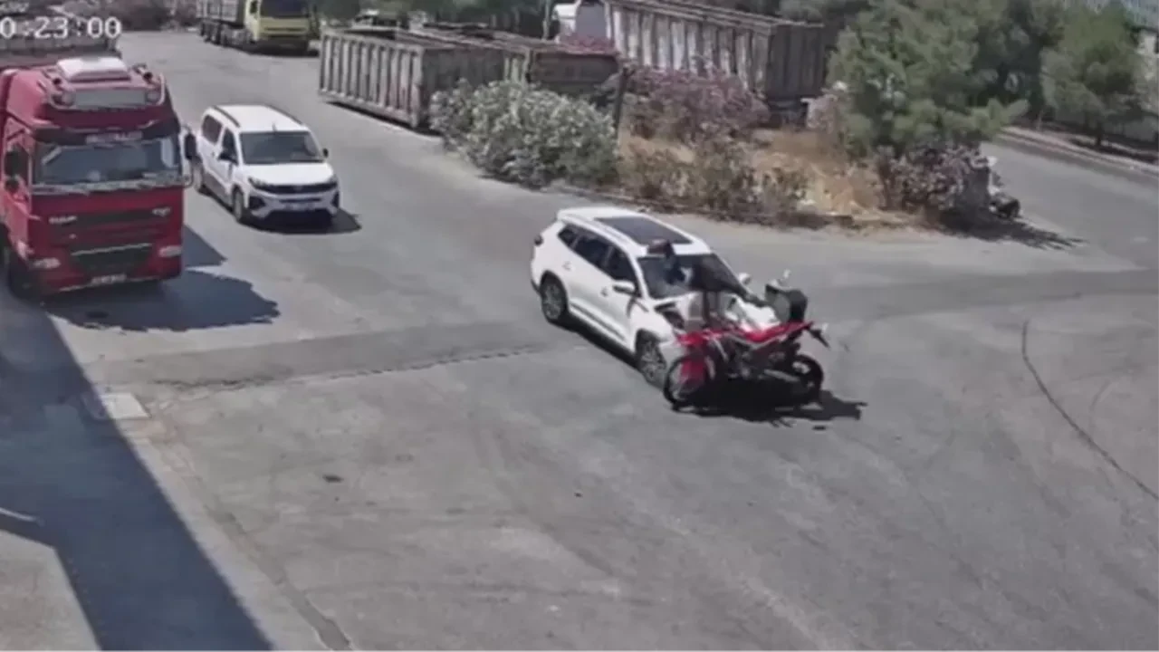 İzmir'de karne günü kabusa döndü: 15 yaşındaki çocuğun kullandığı otomobil dehşet saçtı