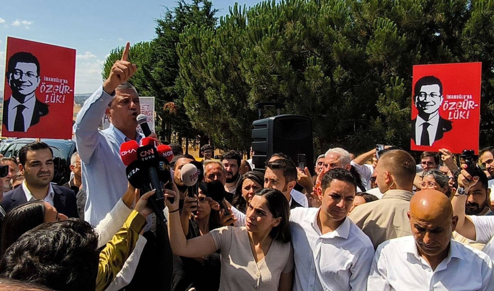 Özgür Özel'den cumhurbaşkanı adayı mesajı