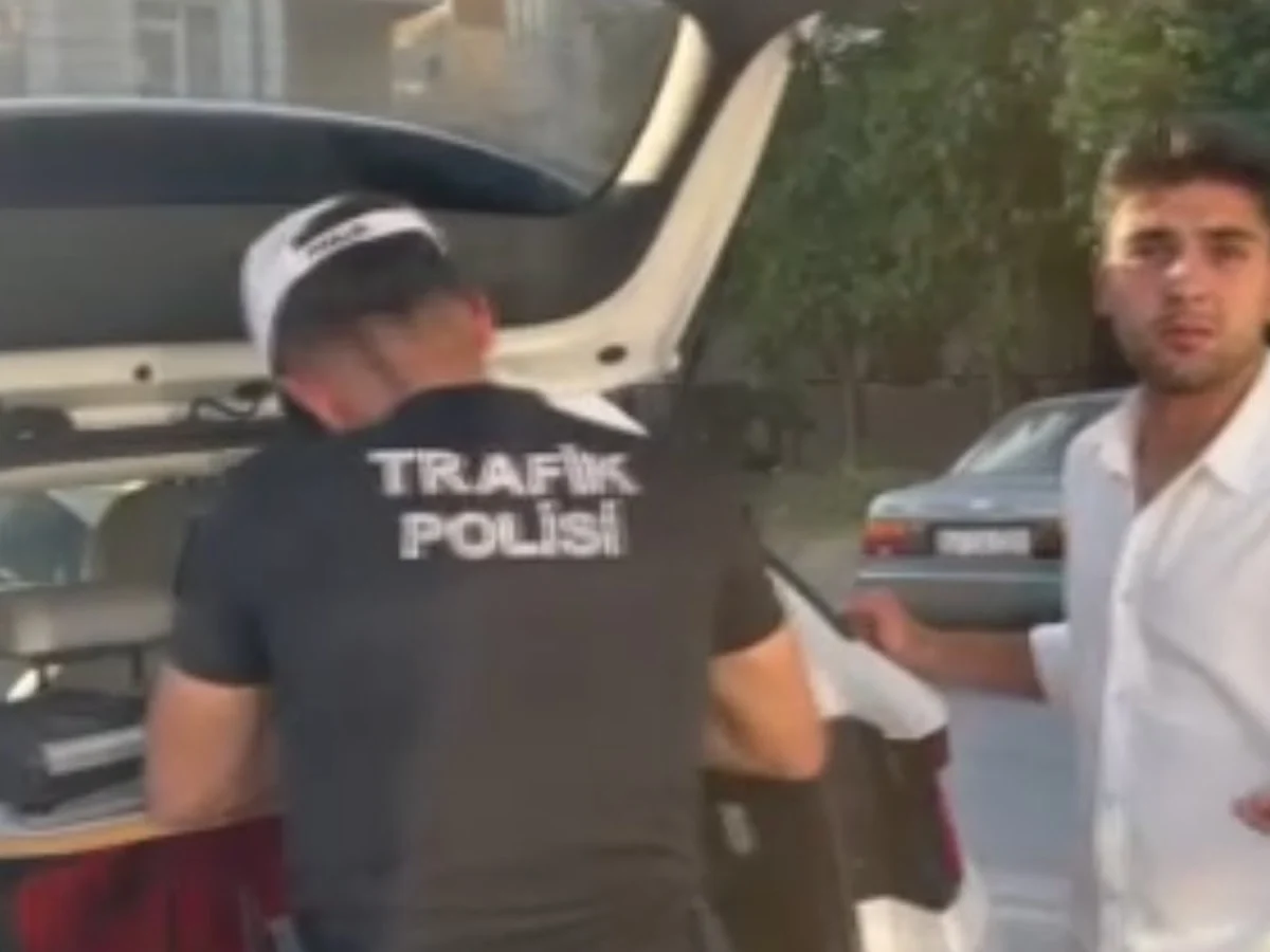 İstanbul'da polis uygulamasını gören servis sürücüsü aracını bırakıp koşarak kaçtı