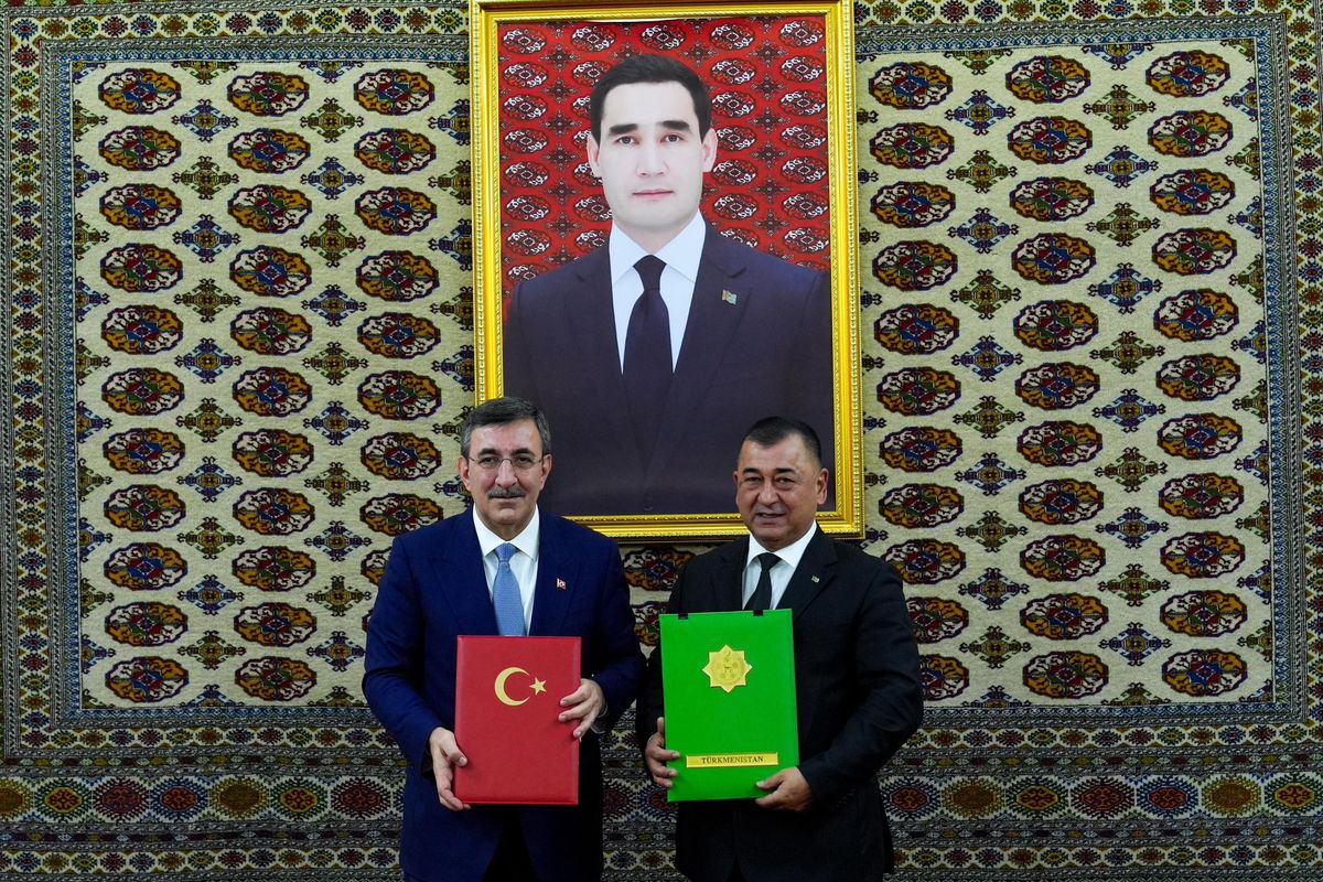 Cumhurbaşkanı Yardımcısı Yılmaz, Türkmenistan Bakanlar Kurulu Başkan Yardımcısı Ataguliyev ile görüştü