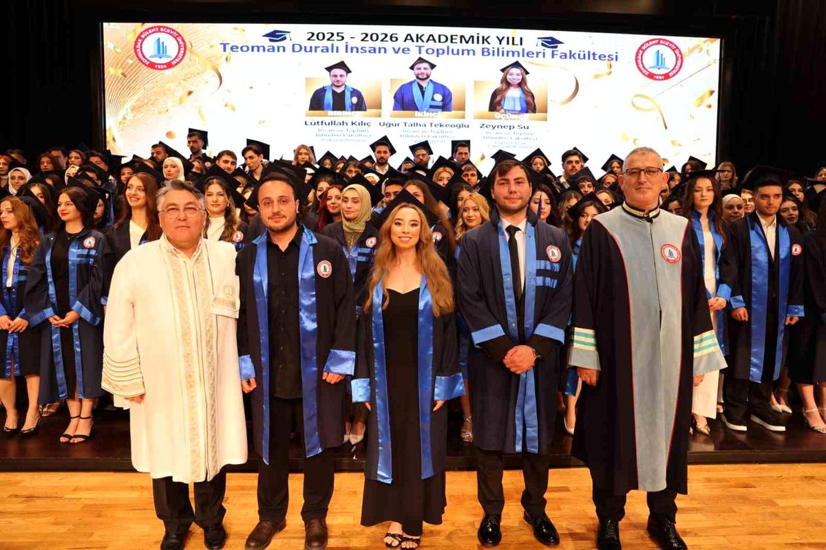BEUN'da başarı ve mutluluk diplomalarla taçlandı