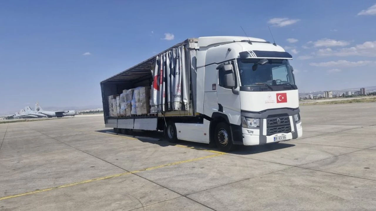 Türkiye'den Venezuela'ya 1 TIR dolusu yardım