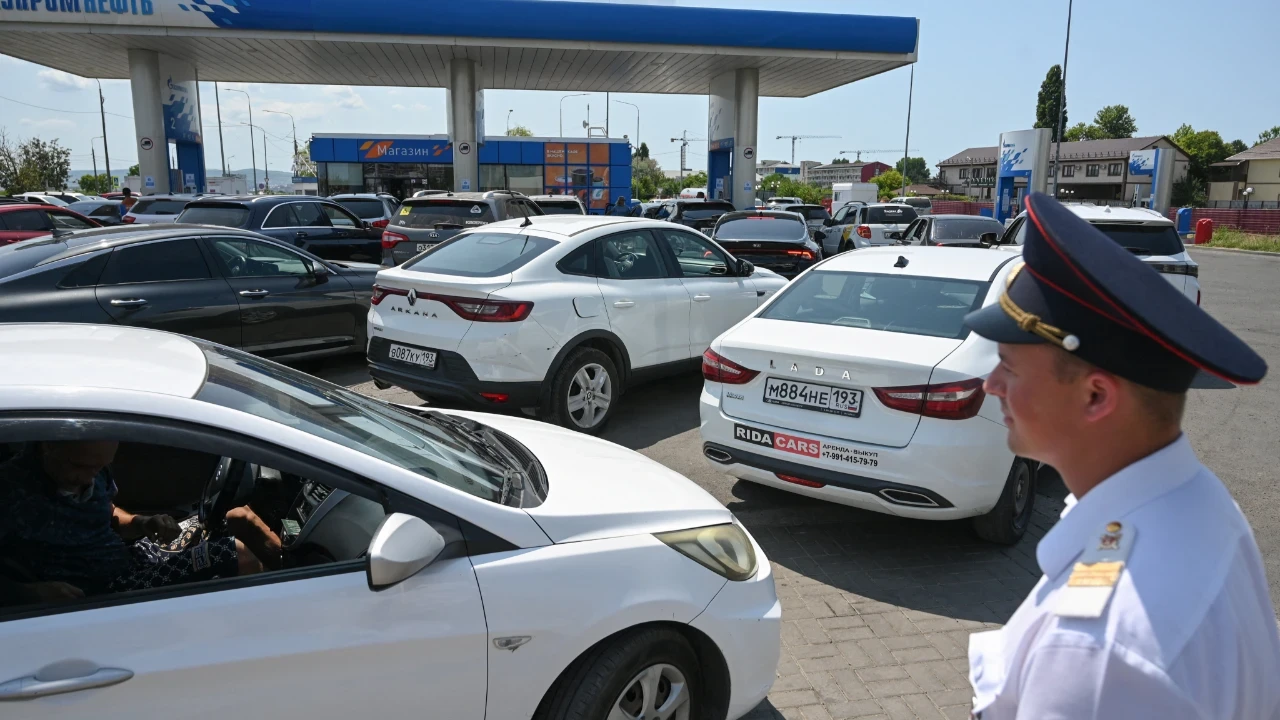 Rusya'da yakıt krizi büyüyor! Yeni önlemler art arda devreye alındı