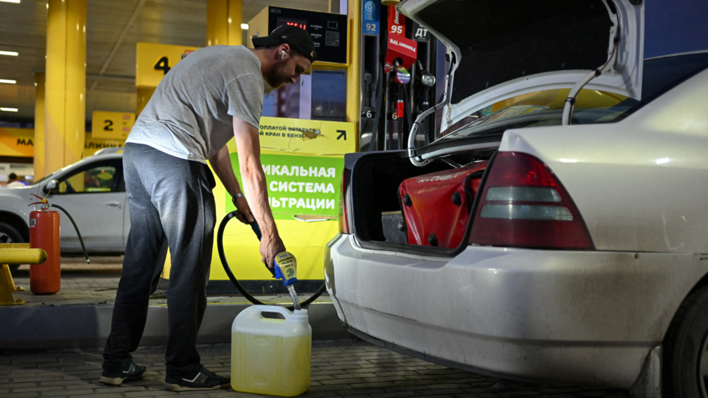 Petrol devi Rusya'da yakıt krizi derinleşiyor