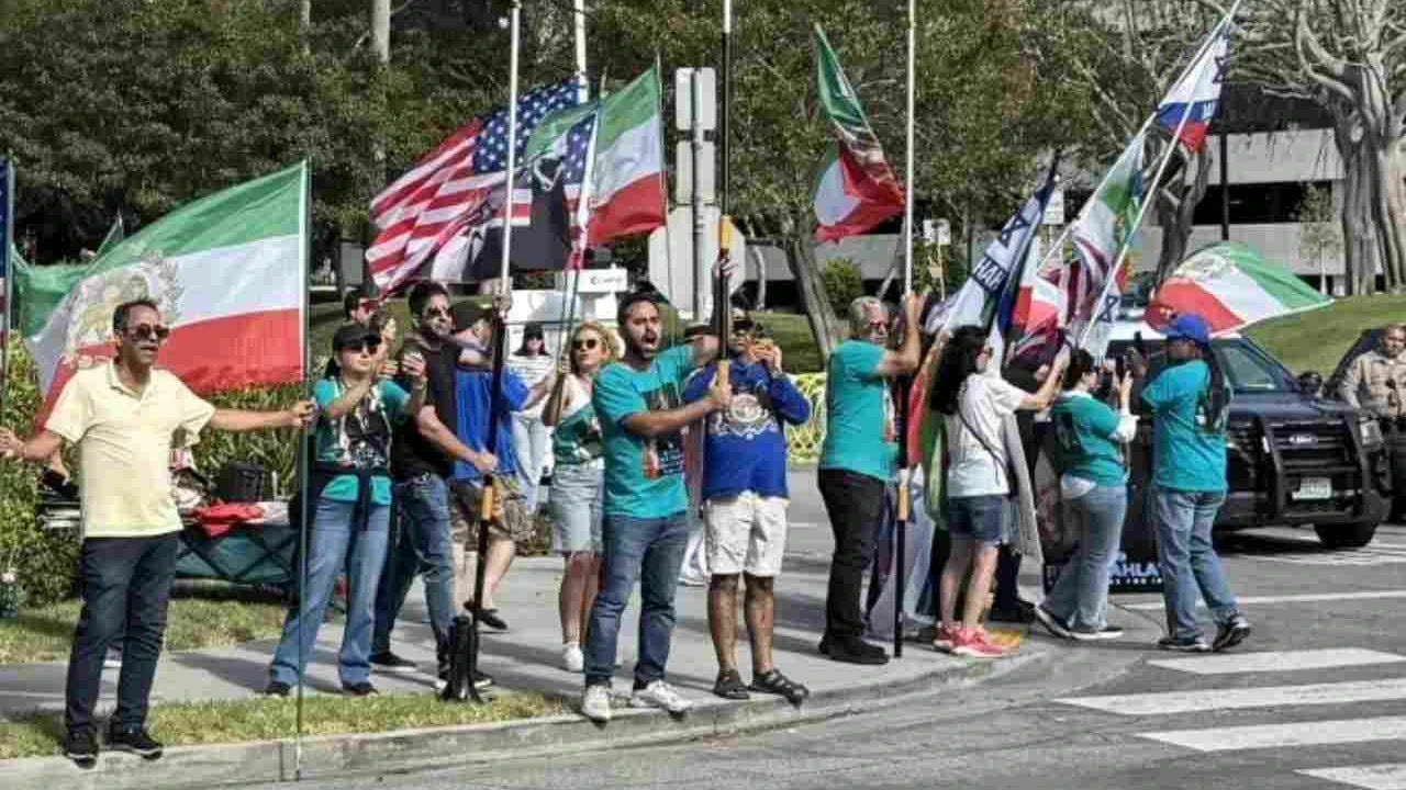 İran Milli Takımı'na Los Angeles'ta protesto