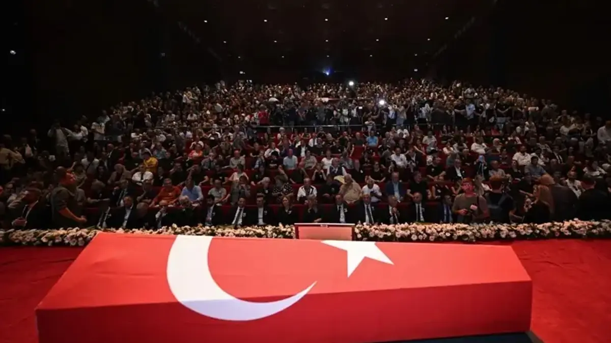 CENAZE TÖRENİNDE İZDİHAM: Türkiye Dün Kadir Abisini Son Yolculuğuna Uğurladı! EN BÜYÜK VASİYETİ 'BARIŞ'
