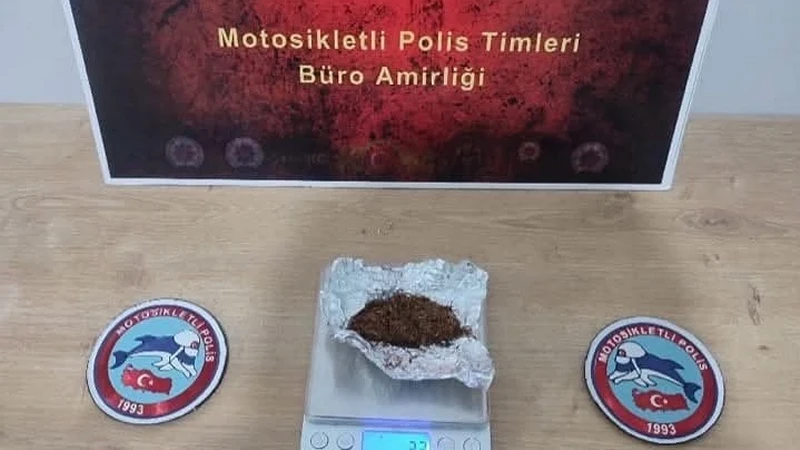 Okul önünde uyuşturucu operasyonu: 2 kişi tutuklandı