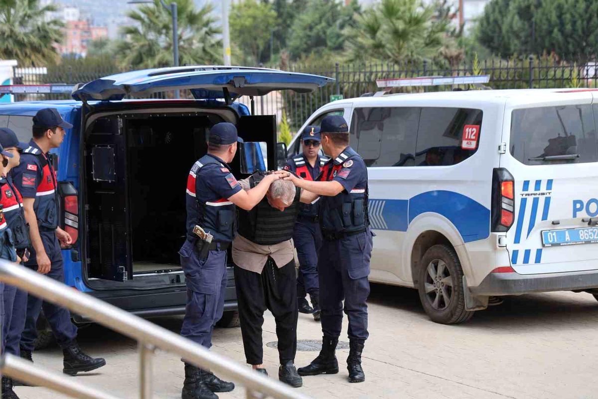 Kozan'da baba ve oğlunu öldüren zanlı tutuklandı