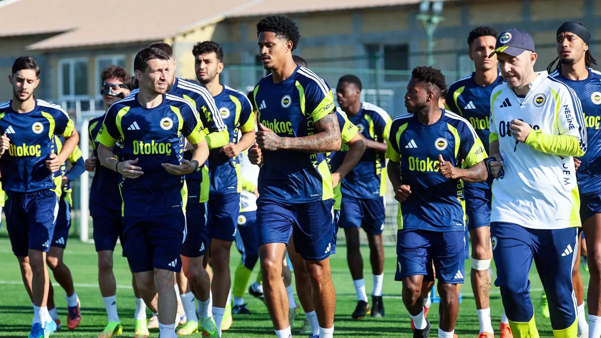 Fenerbahçe, önce salonda sonra sahada çalıştı
