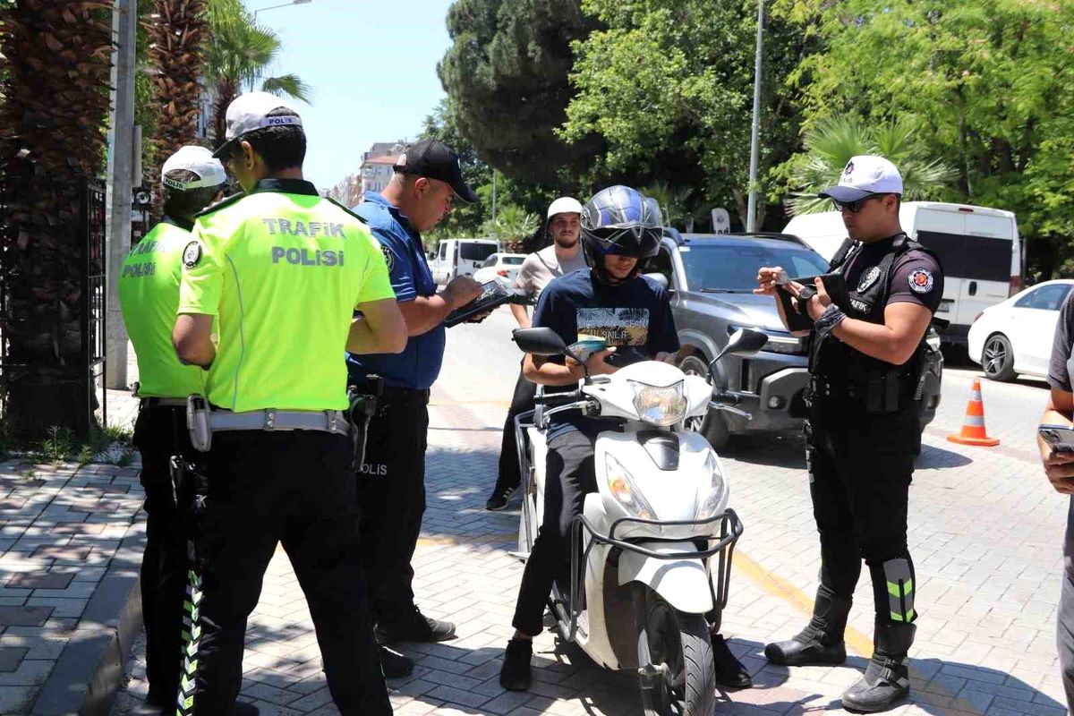 Turgutlu'da yaz aylarının gelmesiyle kask denetimleri artırıldı