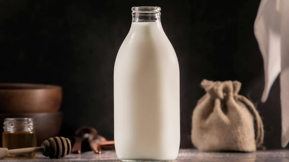 Yetişkinler süt içmeli mi? Bilimsel araştırmalar ne söylüyor?