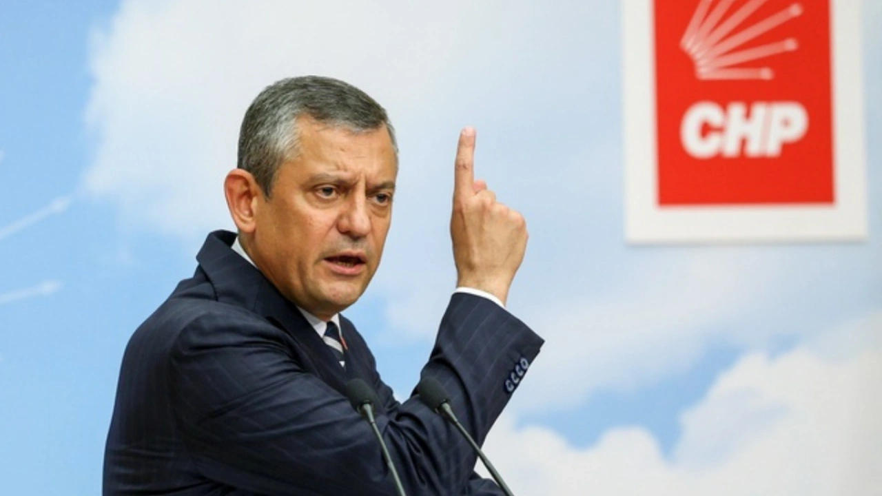 Özgür Özel'in çileden çıktığı anlar! "Dokunulmazlığın kalkacağını dilinizin altından söylüyorsunuz"