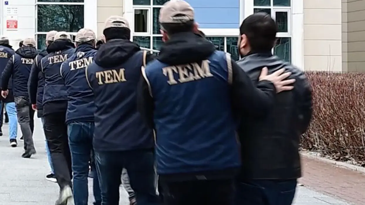 FETÖ firarileri kıskaca alındı! Türkiye 119 ülkede düğmeye bastı