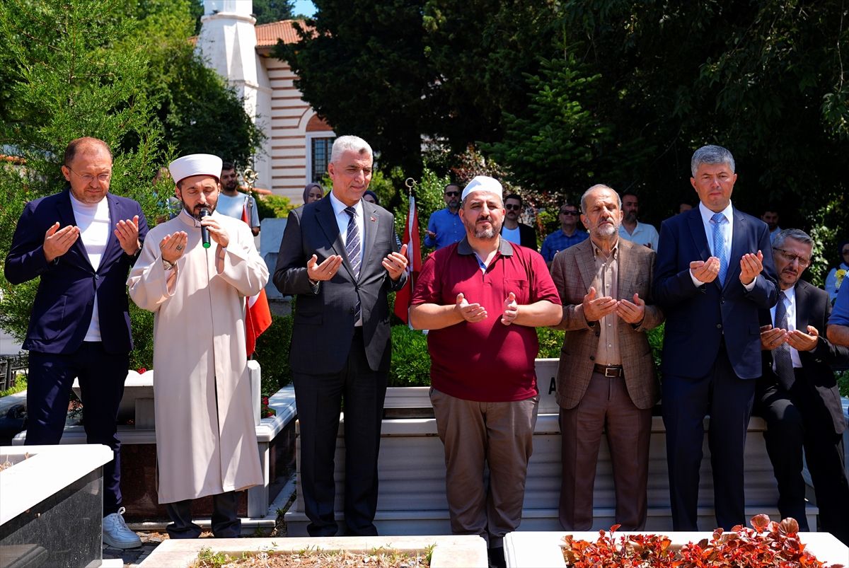 Bakan Bolat, FETÖ'nün darbe girişiminde şehit olanları andı