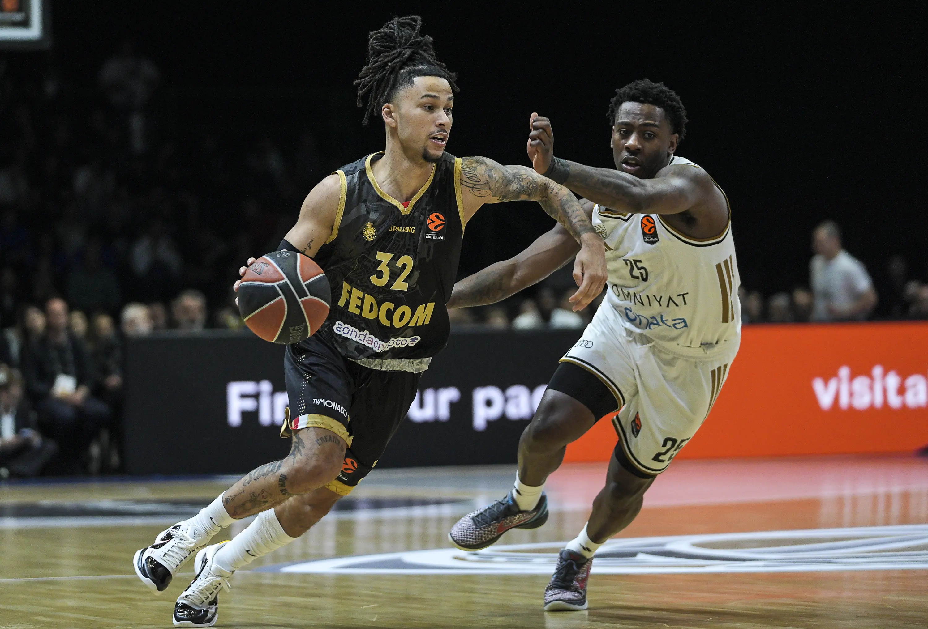Anadolu Efes, Matthew Strazel ile anlaşmak üzere