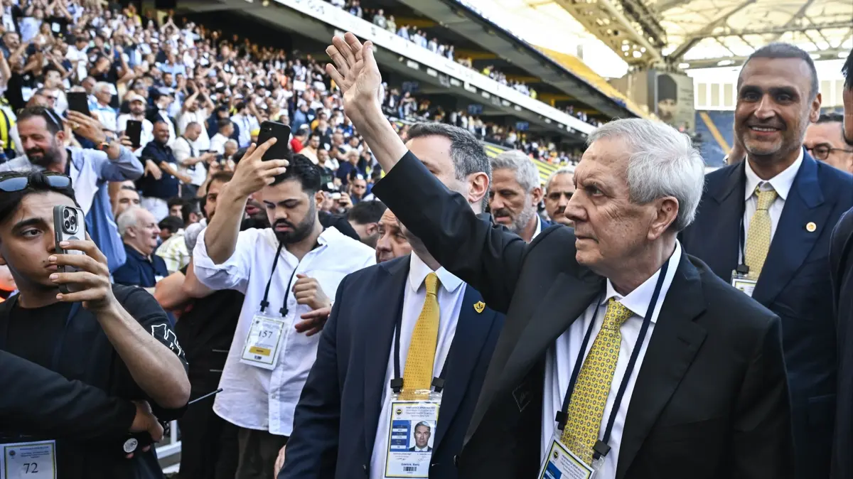 Bakan Bak'tan Aziz Yıldırım'a tebrik