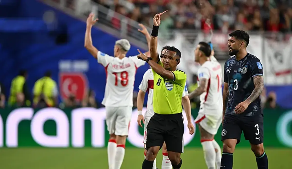 Dünya Kupası'nda yeni format devrede! Türkiye - Paraguay maçında kırmızı kart kararı