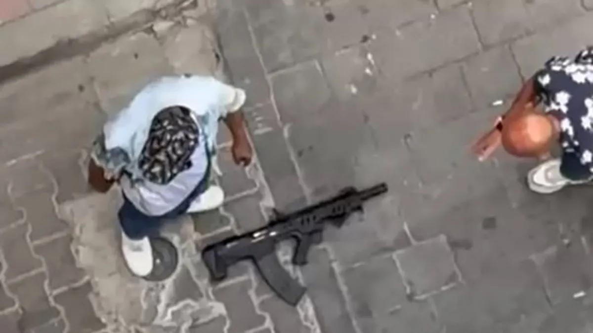İzmir’de sokak ortasında maganda dehşet: Tüfekle ateş açtılar!