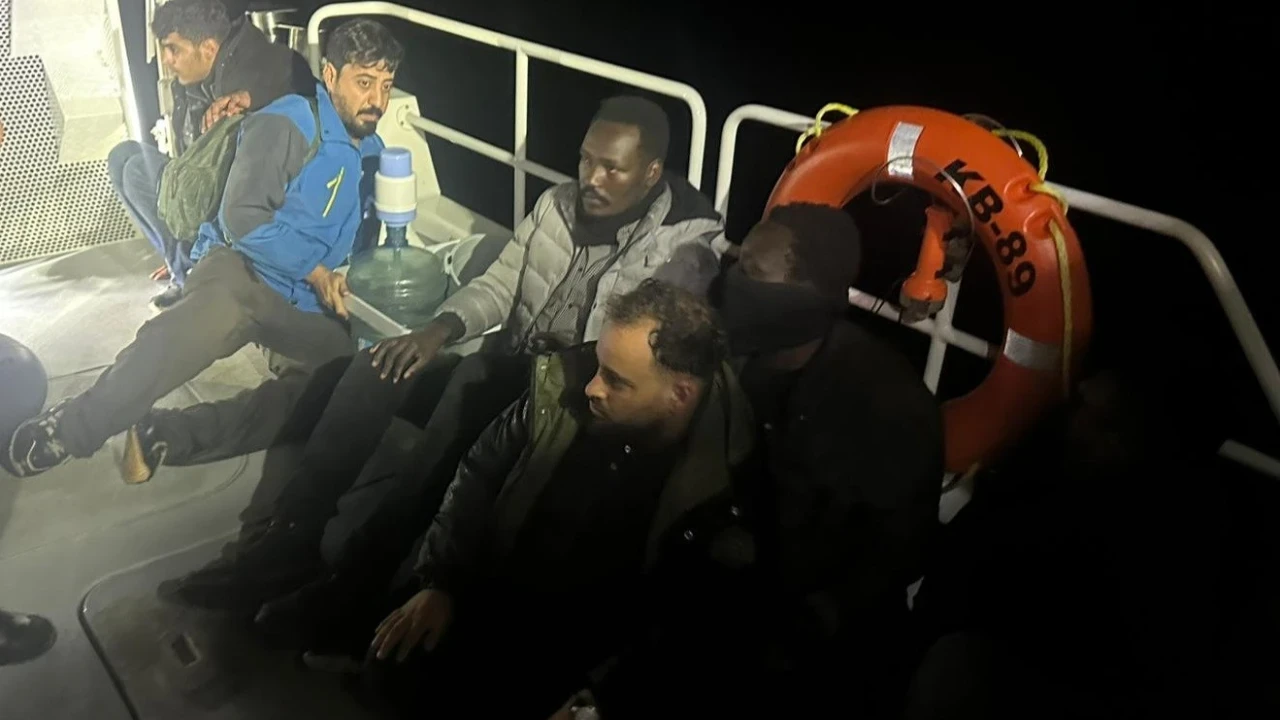 Yunanistan göçmenleri daha hızlı sınır dışı edecek