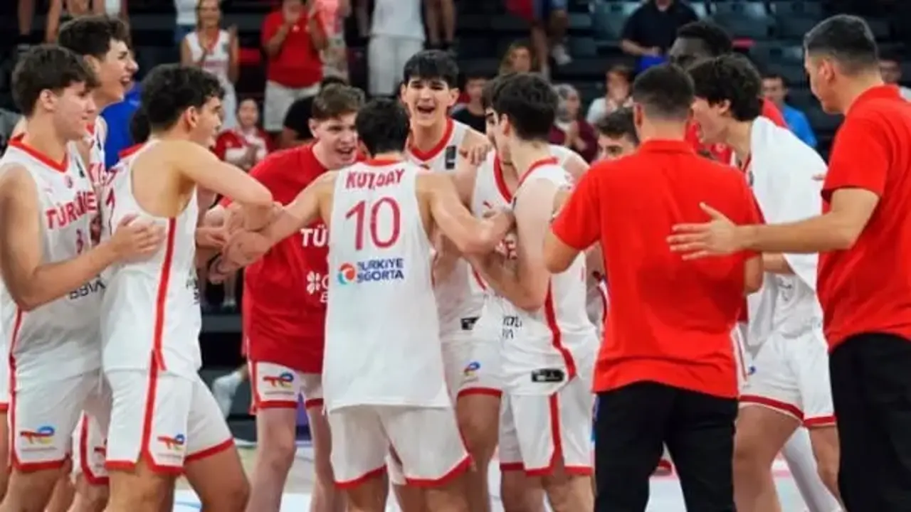 Fransa'yı deviren Türkiye U17 Basketbol Takımımız Dünya Kupası'nda yarı finalde!