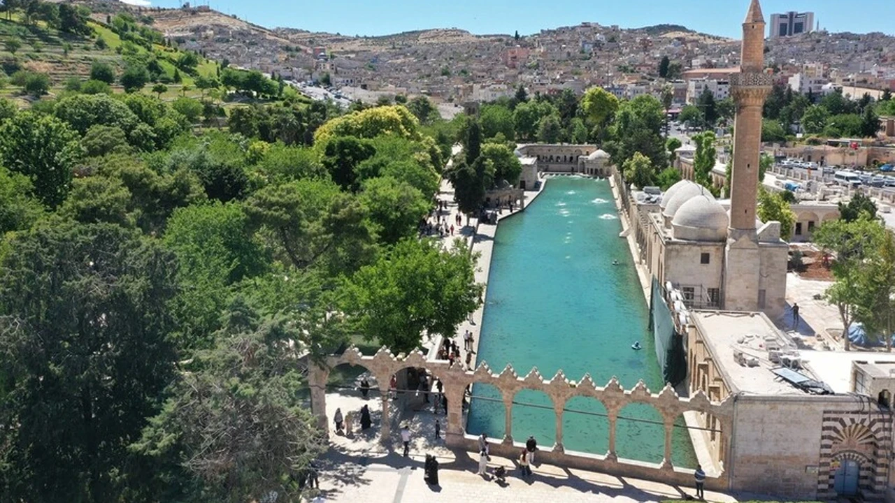Şanlıurfa'da kavurucu sıcaklar etkisini artırdı