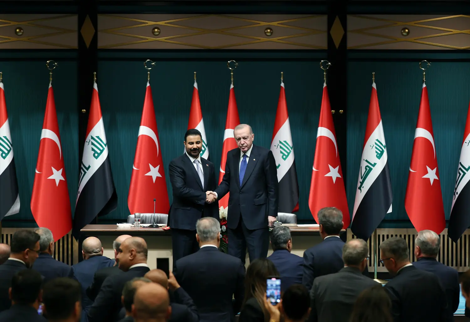 Türkiye ile Irak arasında yeni dönem! 3 anlaşma için imzalar atıldı
