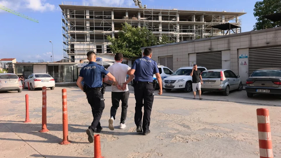 İnegöl Acil Servis önünde can pazarı! GBT şokunu yaşayınca fırladı, polis ve jandarma peşine düştü!