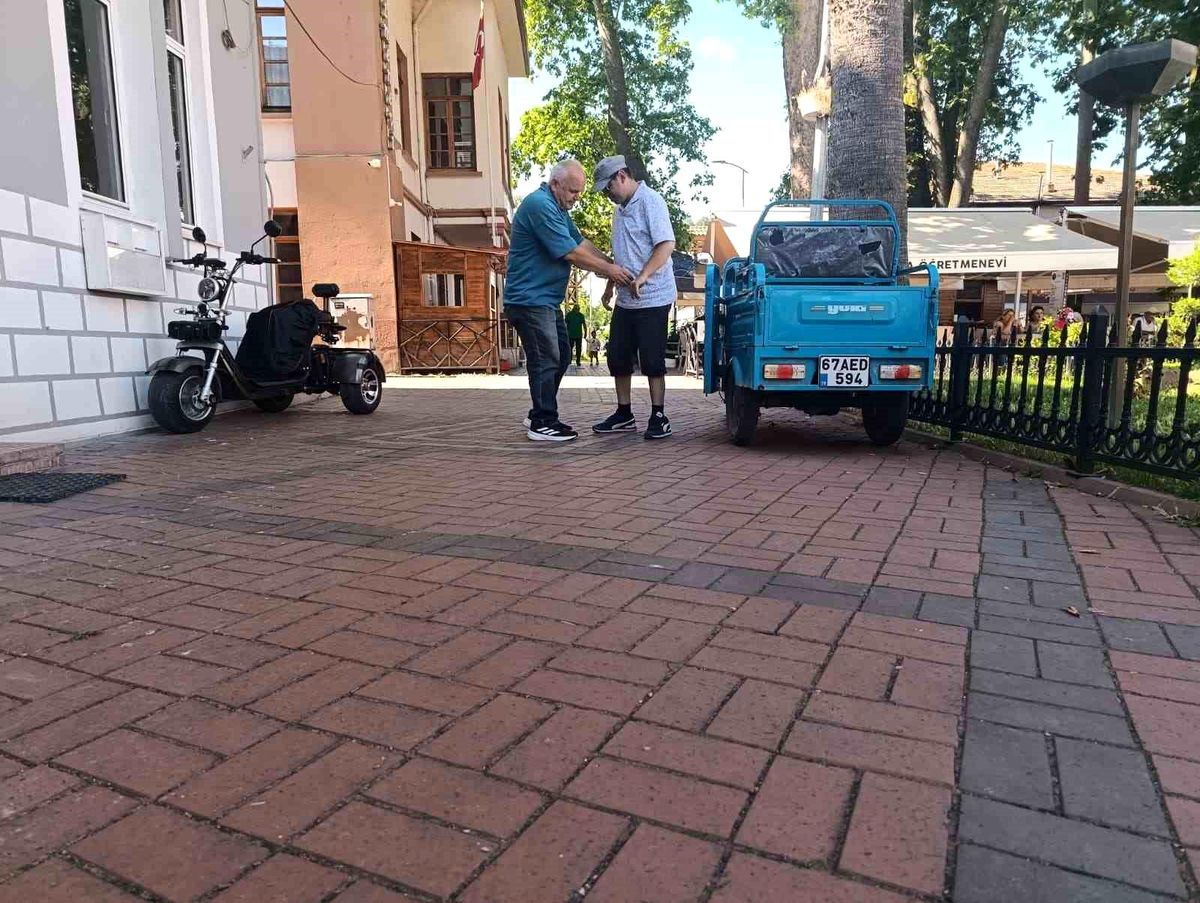 "Her baba evladı için yaşar" dedirten fedakarlık: Ömrünü engelli oğluna adadı