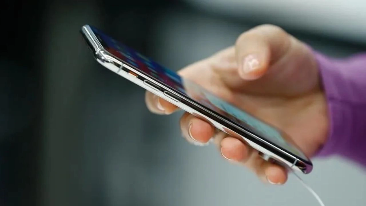 Akılalmaz telefon dolandırıcılığı! Emekli bankacı 1758 cumhuriyet altınını elleriyle teslim etti