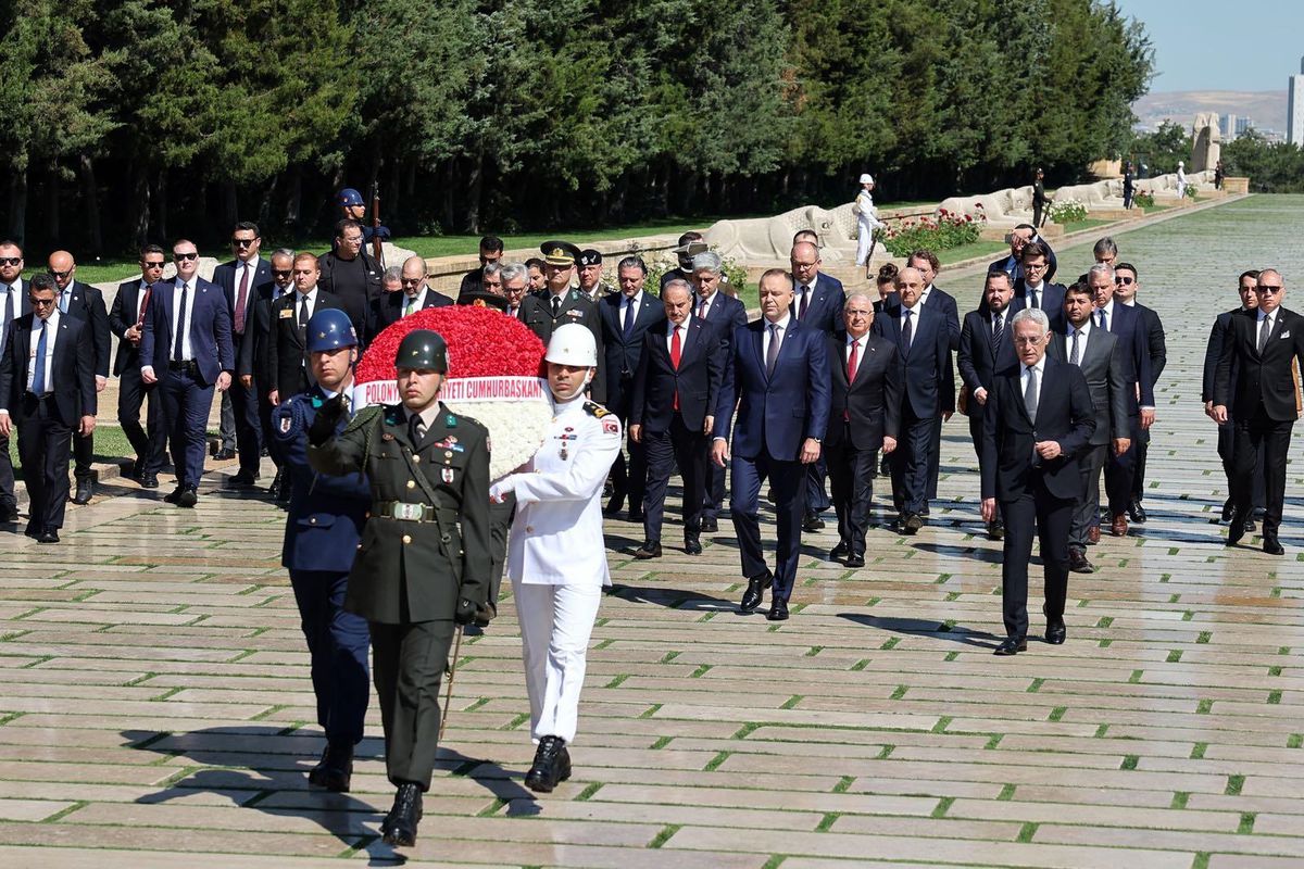 Polonya Cumhurbaşkanı Anıtkabir'i Ziyaret Etti